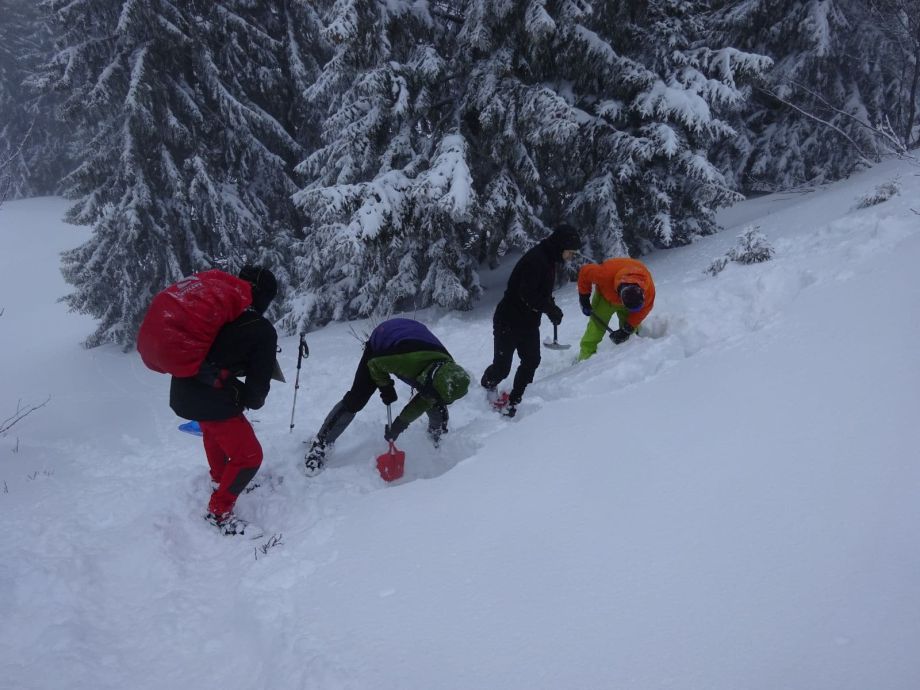 Stage de survie et sécurité en hiver dans les Pyrénées